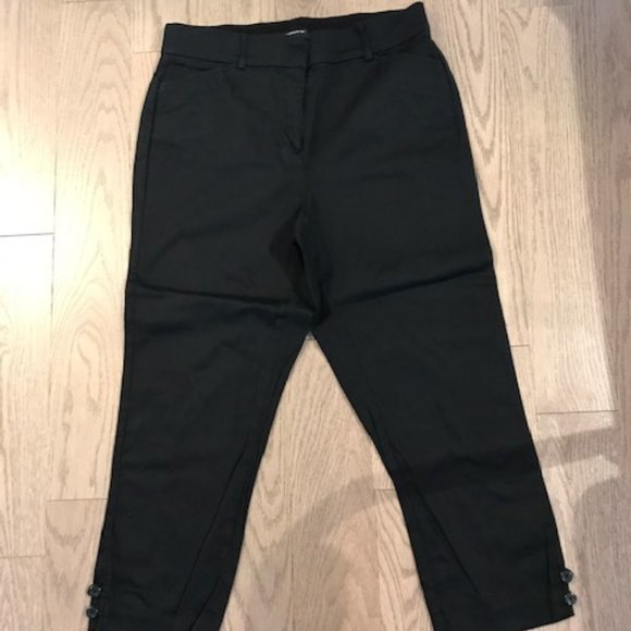 Capris Black Pants - Picture 1 of 4
